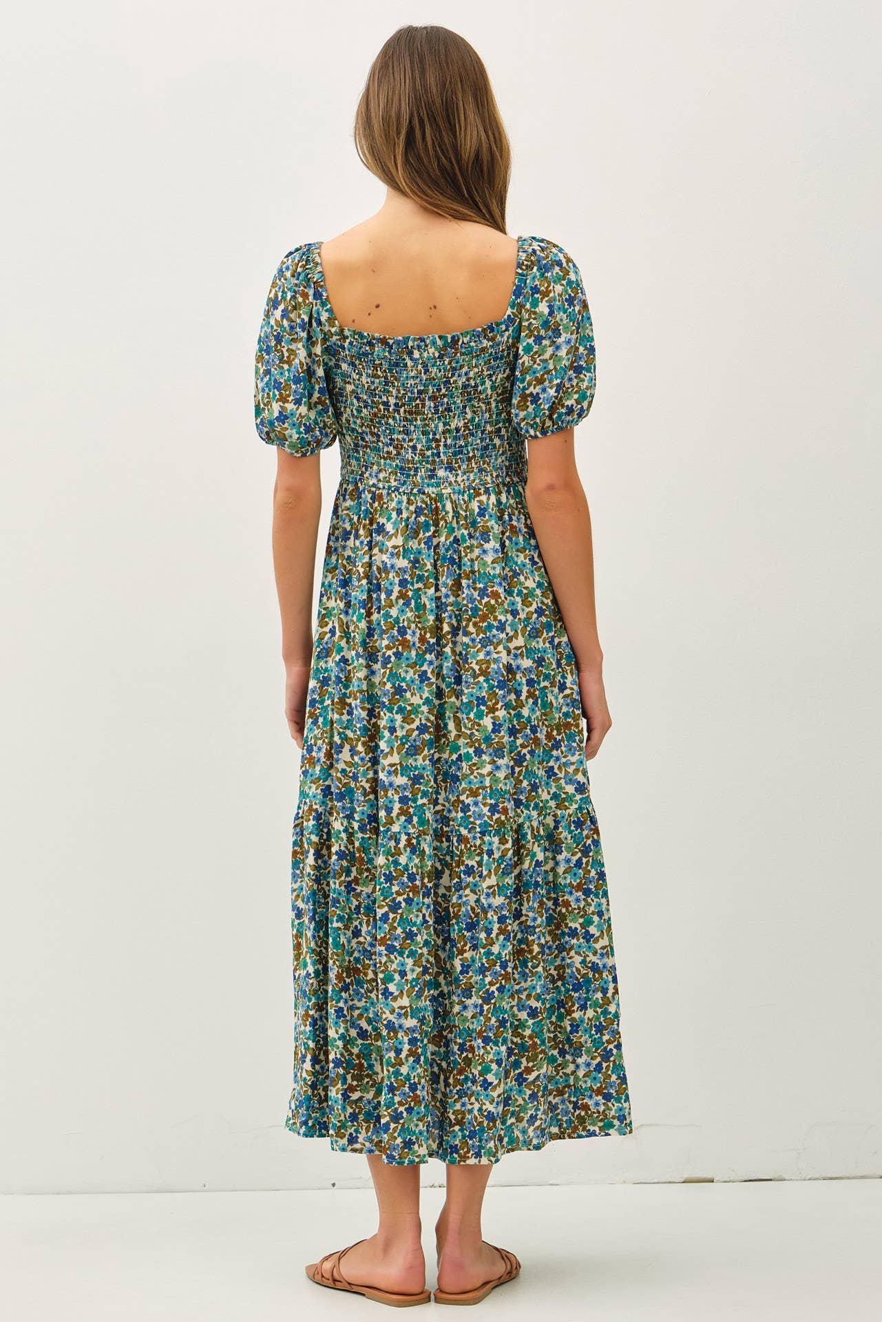 FLORAL PRINT SMOCKED BODICE TIERED MIDI DRESS