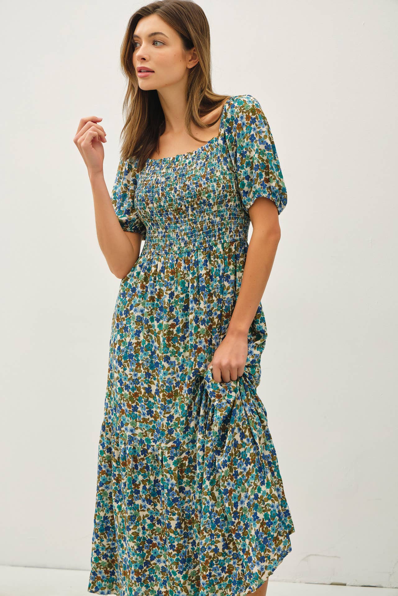 FLORAL PRINT SMOCKED BODICE TIERED MIDI DRESS