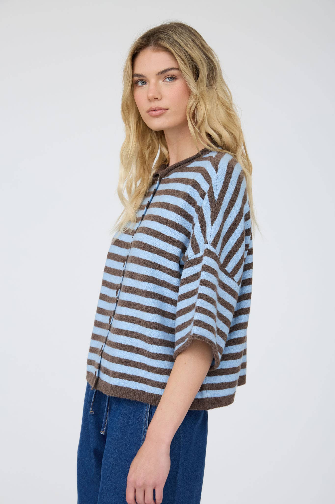 TARYN SHORT SLEEVE BUTTON DOWN CARDIGAN