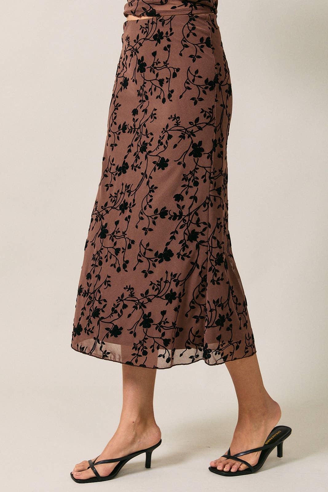 VELVET MESH FLORAL MIDI SKIRT