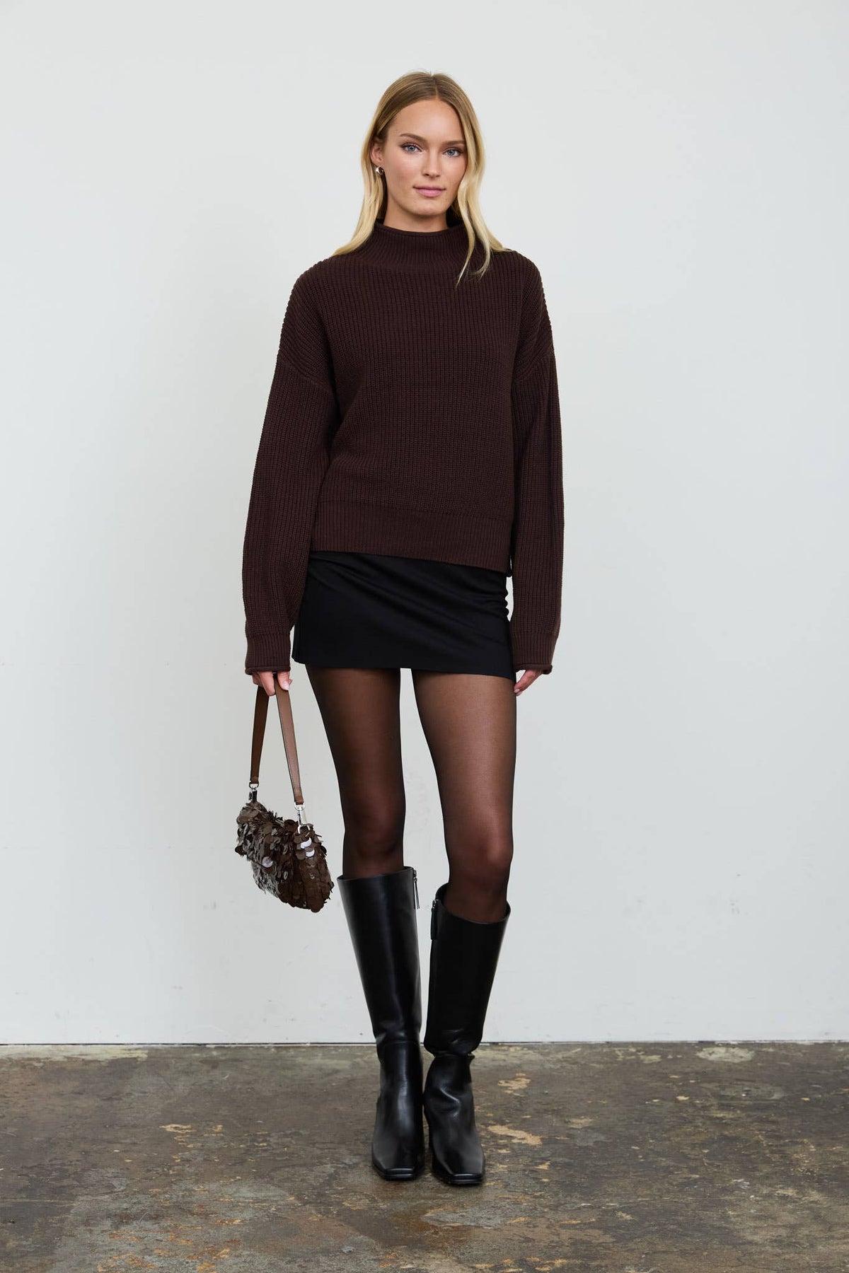 RIBBED MOCK NECK KNIT SWEATER