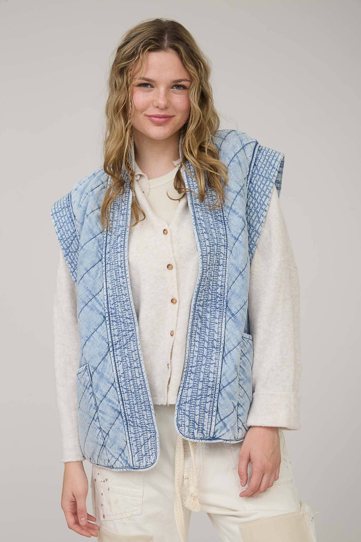 WASHED DENIM QUILTED VEST